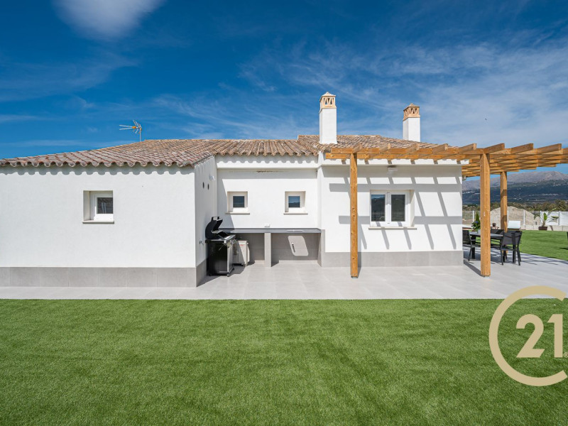 Villa - Viñuela — 2