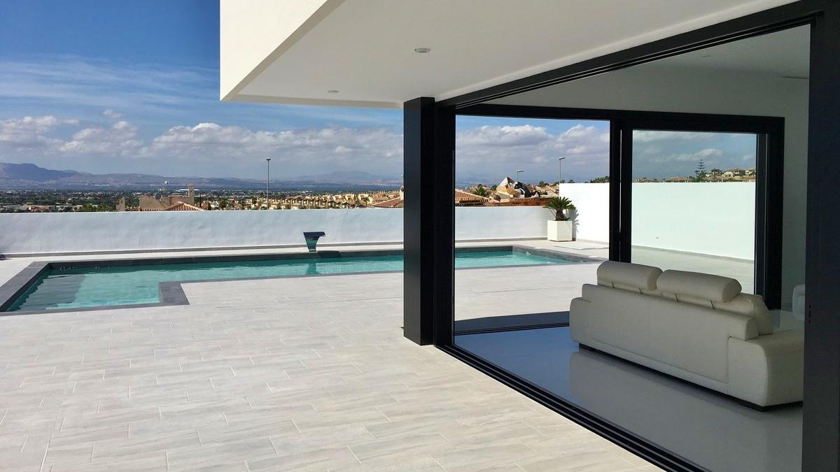 Villa en venta en Benijófar zona 03178