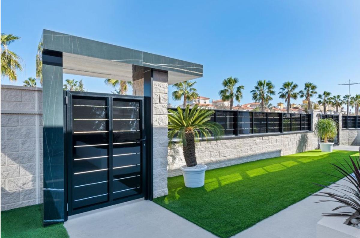 Villa en venta en Algorfa zona 03169