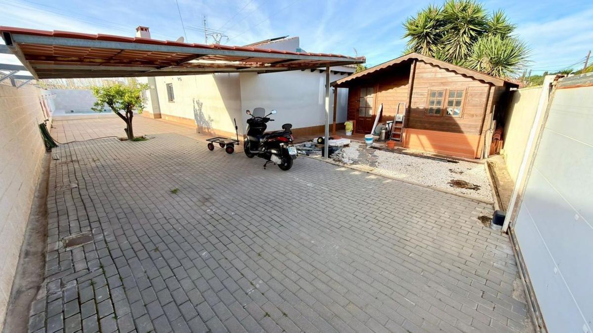 Casa independiente en calle de Benixembla