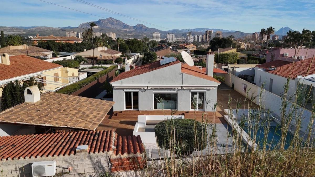 Casa independiente en calle de Benixembla