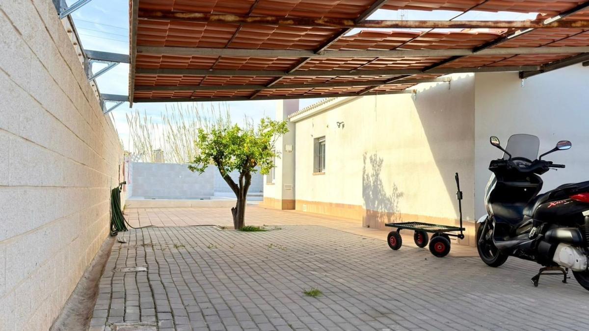 Casa independiente en calle de Benixembla