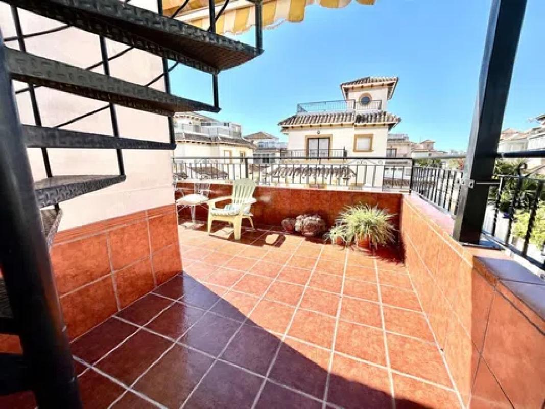 Piso en calle Torre de Pisa — foto 4