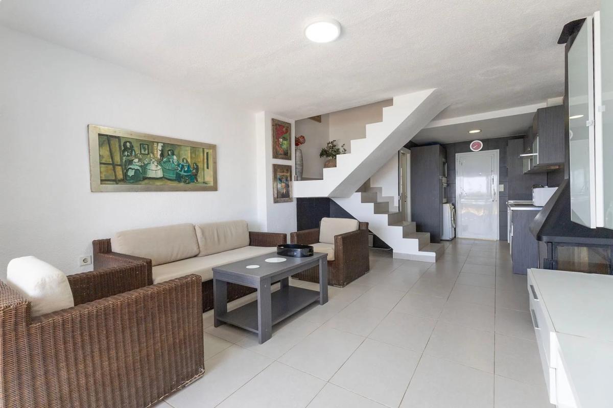 Chalet pareado en calle Violetas — foto 3