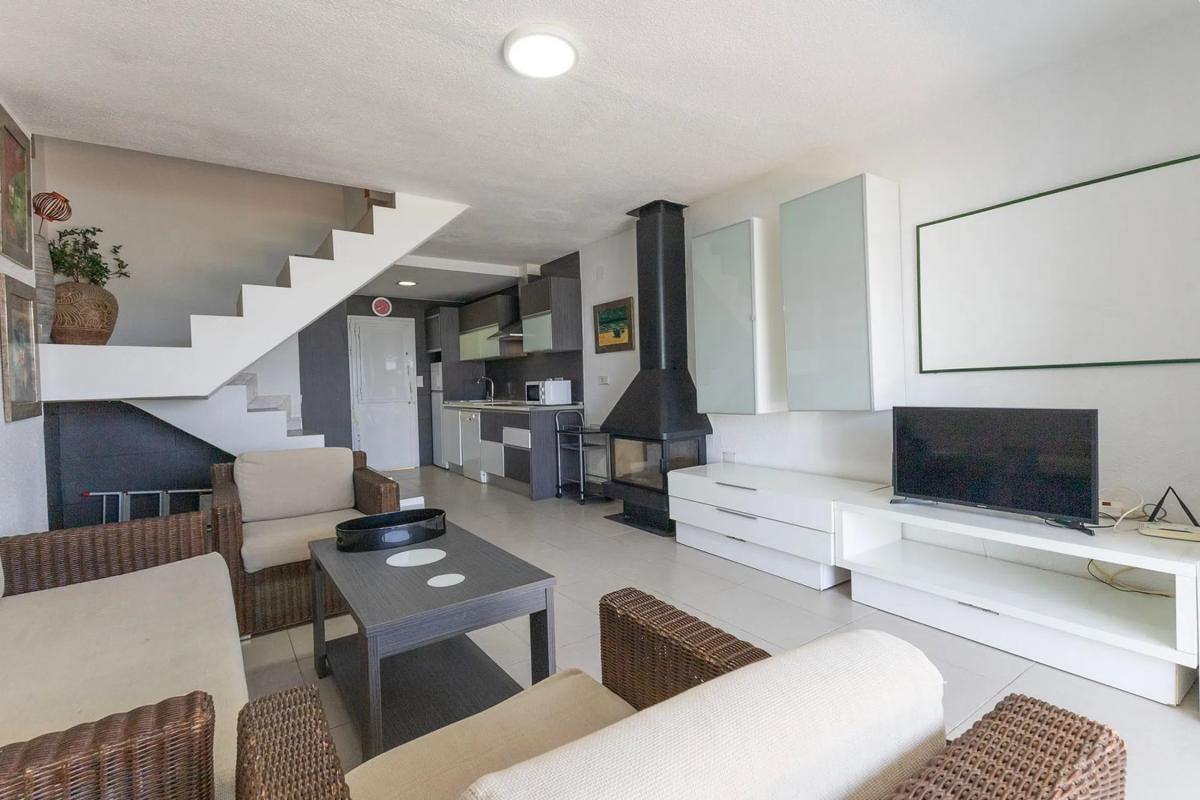 Chalet pareado en calle Violetas — foto 4