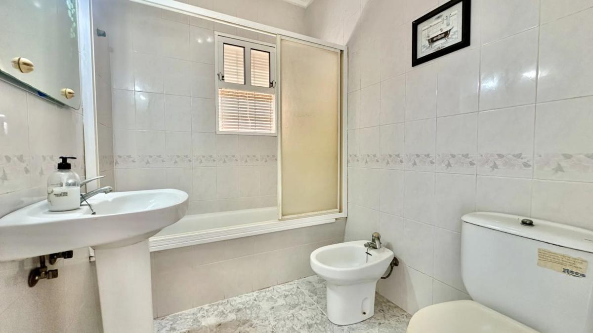 Piso en Barrio Playa Flamenca — foto 9