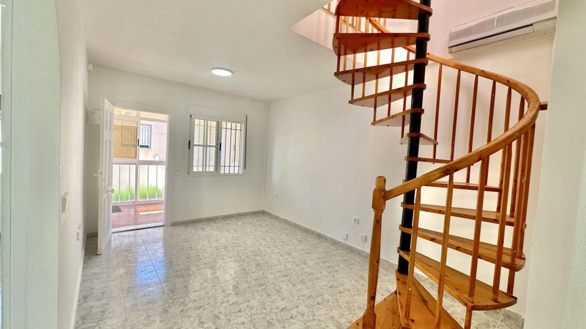 Piso en Barrio Playa Flamenca — foto 18