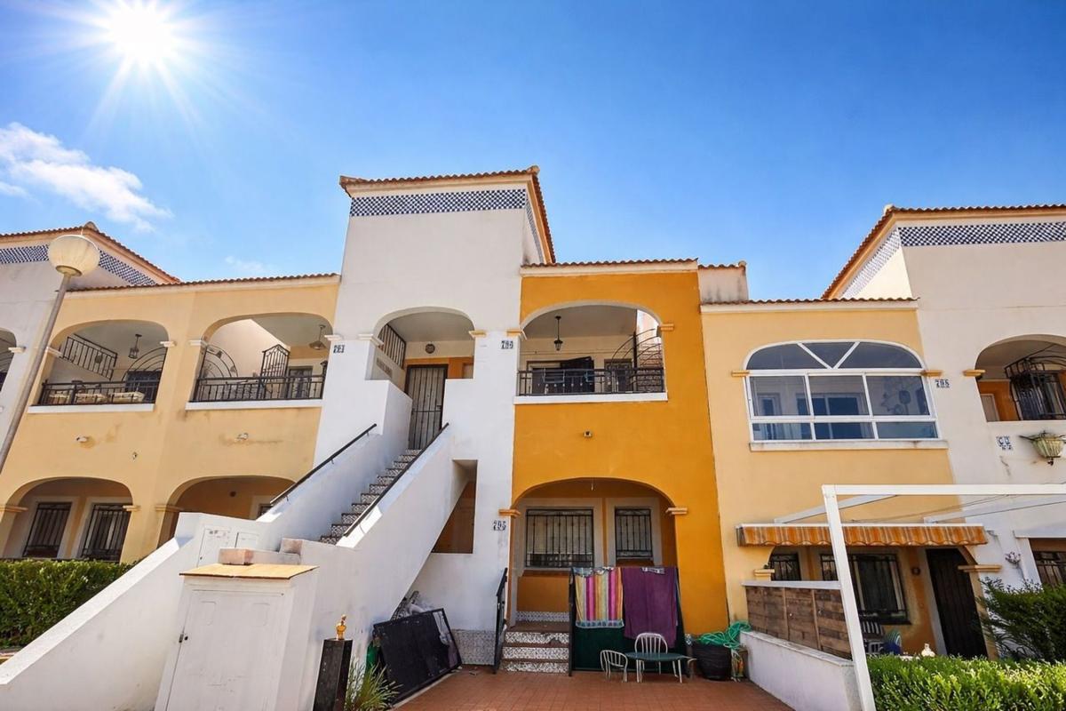 Piso en Calle Lagunas de Ruidera, Zona Lago – Los Almendros, Orihuela — foto 2