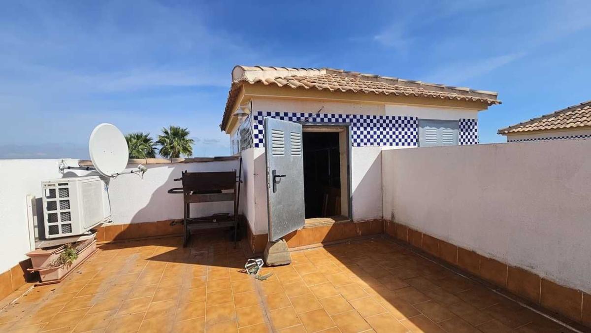 Piso en Calle Lagunas de Ruidera, Zona Lago – Los Almendros, Orihuela — foto 12