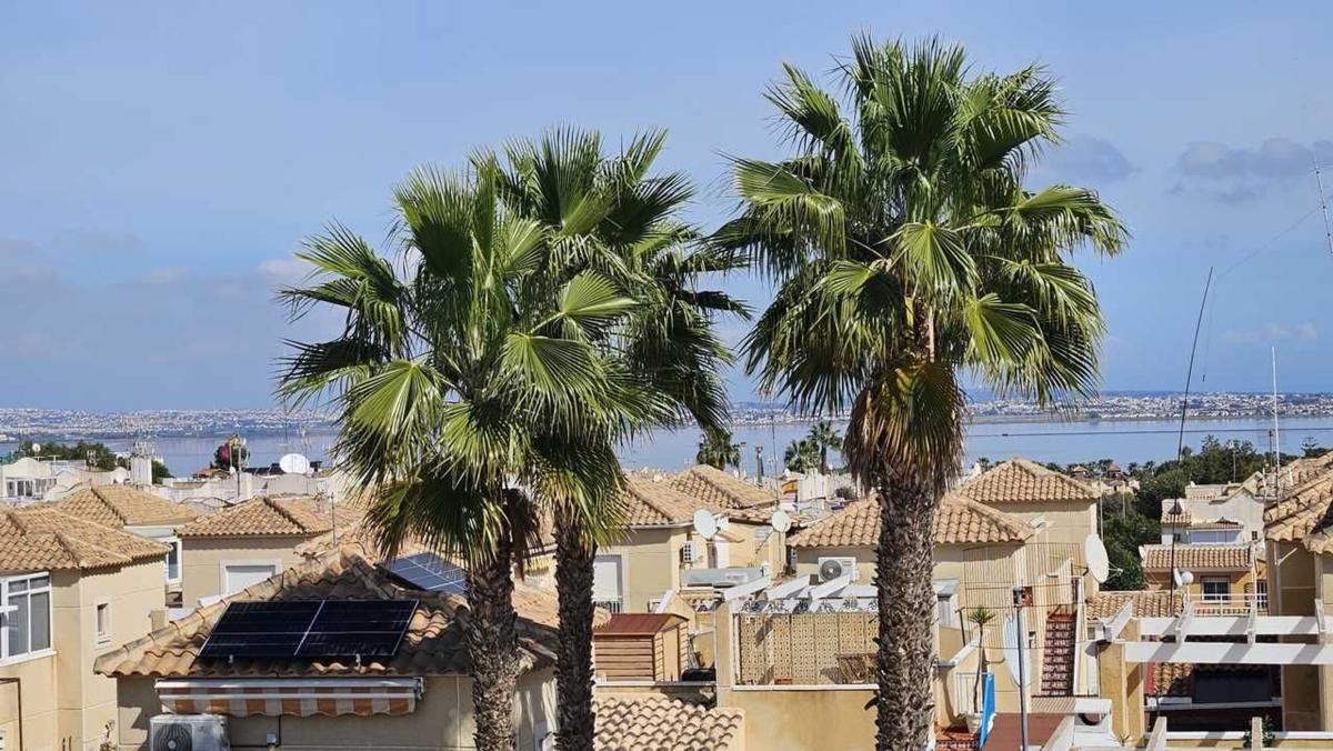 Piso en Calle Lagunas de Ruidera, Zona Lago – Los Almendros, Orihuela — foto 15