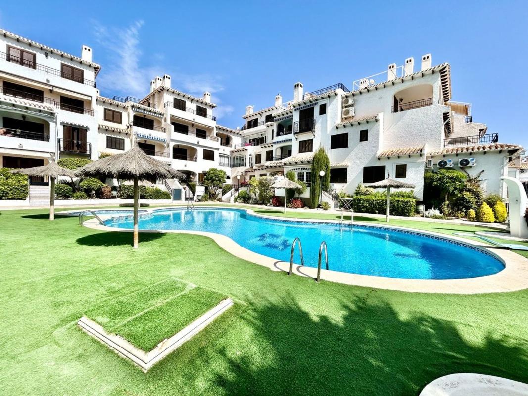 Piso en Calle el Poniente, Cabo Roig, Orihuela — foto 1
