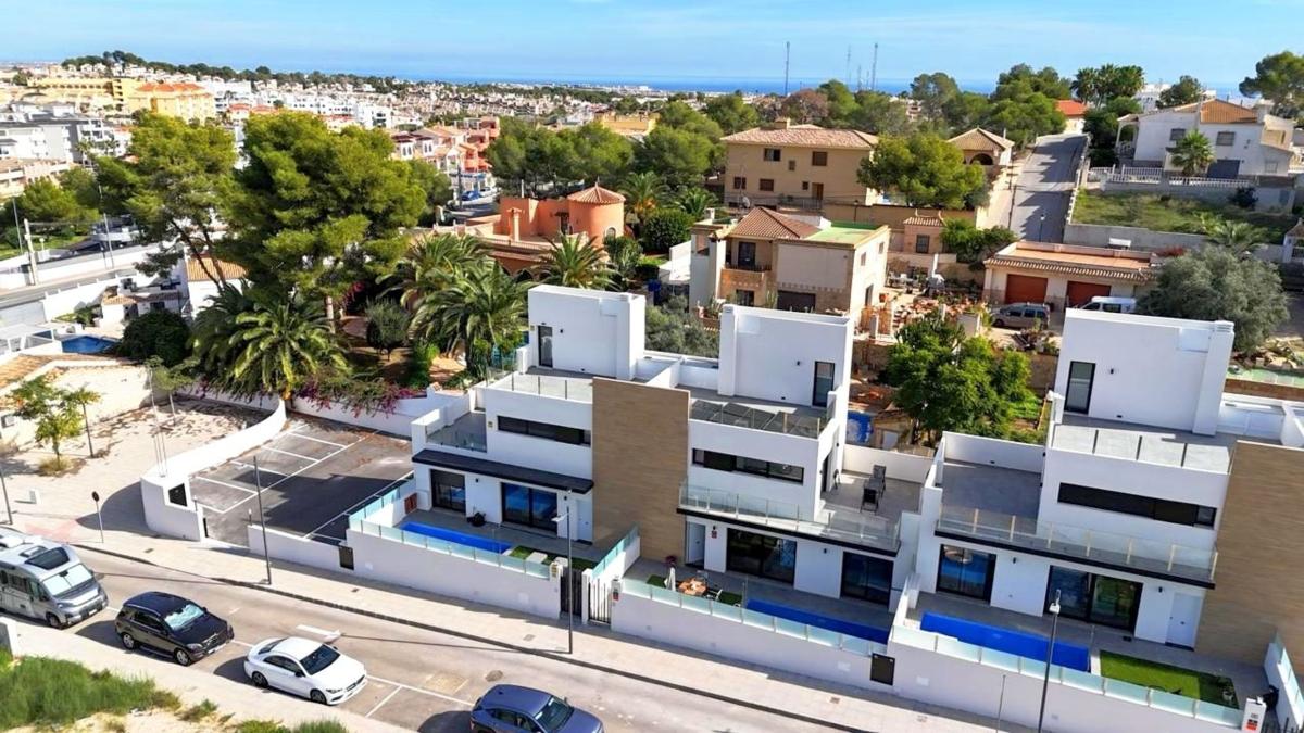 Casa o chalet independiente en Calle Picos de Europa, Las Filipinas, Orihuela — foto 3