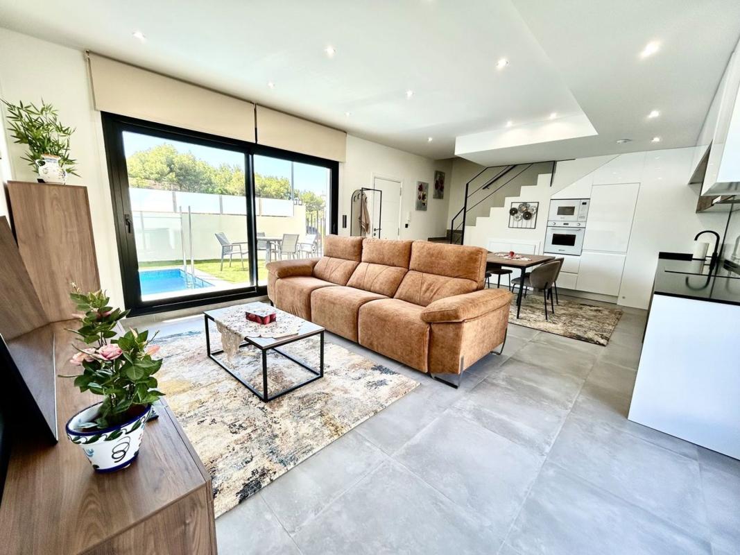 Casa o chalet independiente en Calle Picos de Europa, Las Filipinas, Orihuela — foto 4