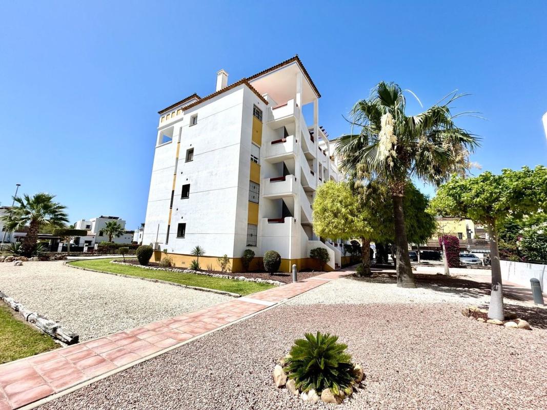 Piso en Calle Bósforo, Villamartín, Orihuela — foto 1