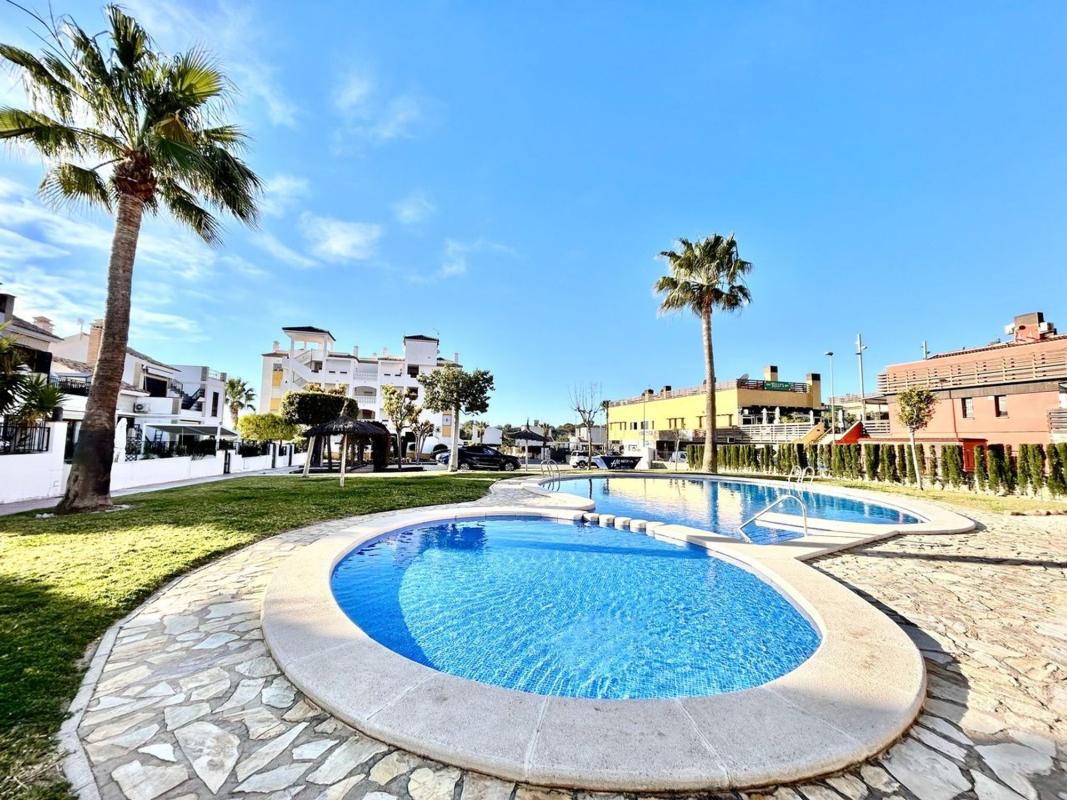 Piso en Calle Bósforo, Villamartín, Orihuela — foto 2