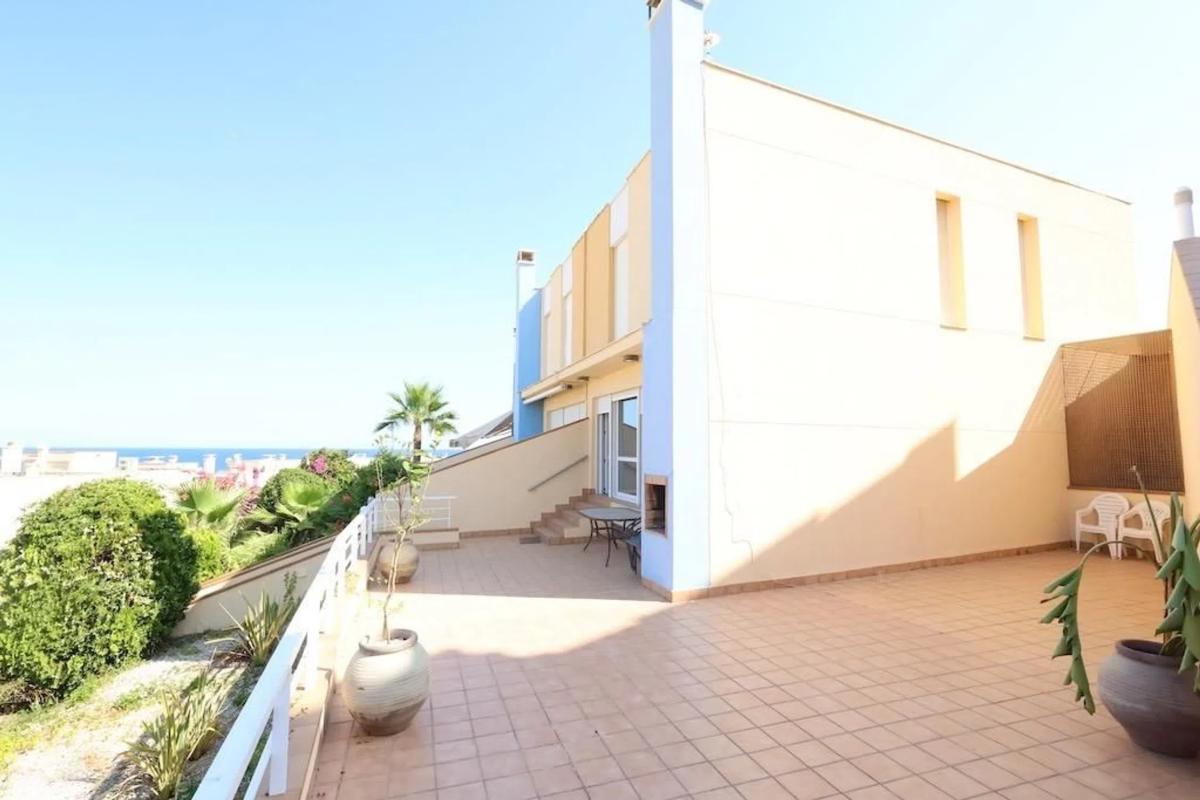 Adosado de segunda mano con vistas al mar en Orihuela