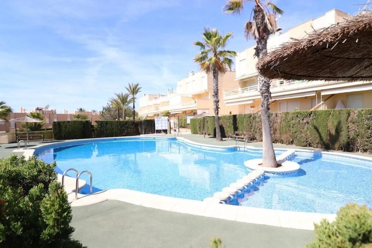 Adosado de segunda mano con vistas al mar en Orihuela
