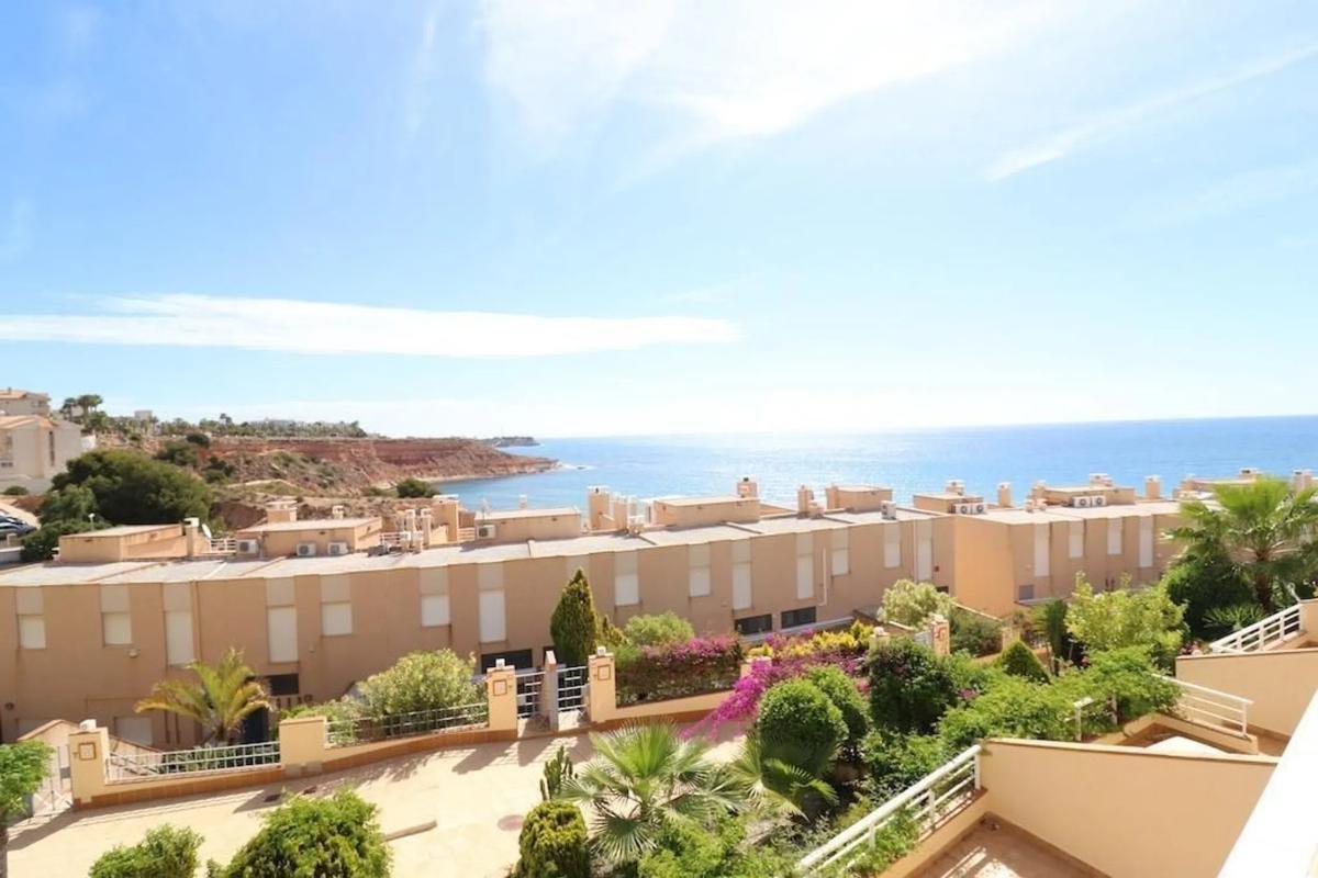 Adosado de segunda mano con vistas al mar en Orihuela