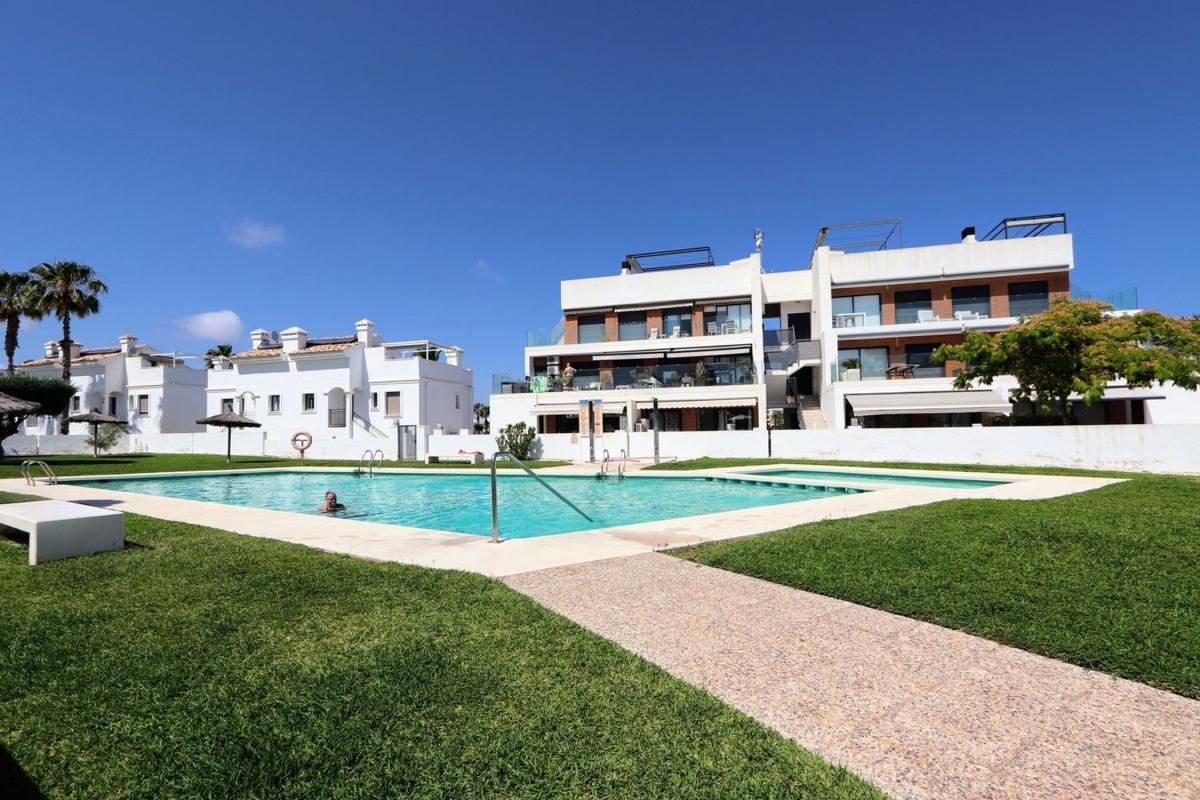 Piso en Calle Dardanelos, Villamartín, Orihuela — foto 1