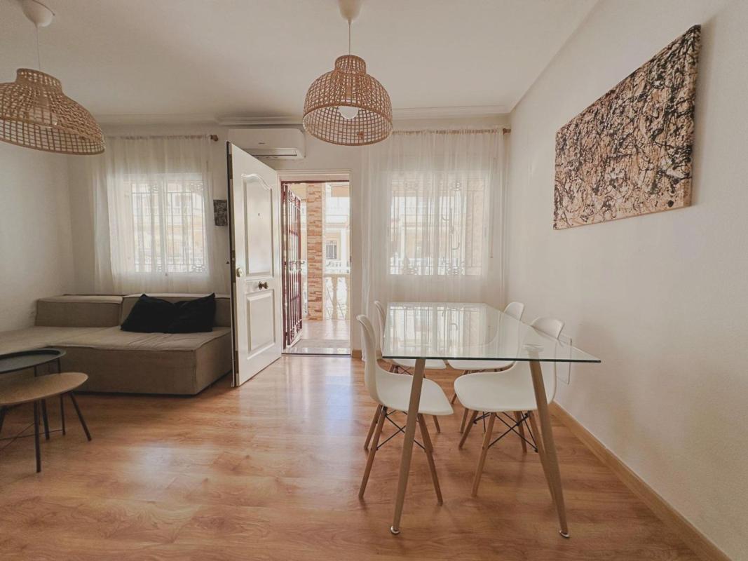 Chalet pareado en Calle Jalón, Playa Flamenca, Orihuela