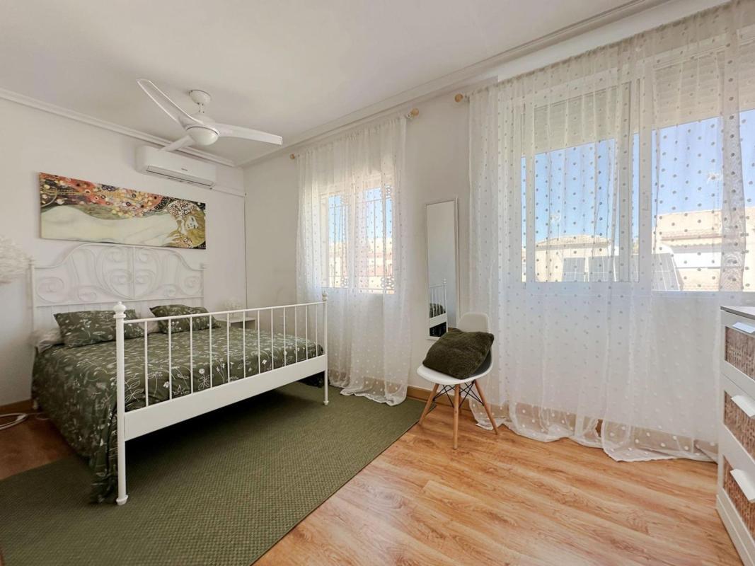 Chalet pareado en Calle Jalón, Playa Flamenca, Orihuela