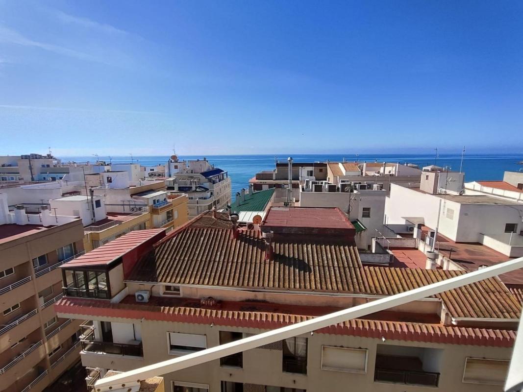 Ático en Calle Gumersindo, Las Piscinas Naturales, Torrevieja — foto 1