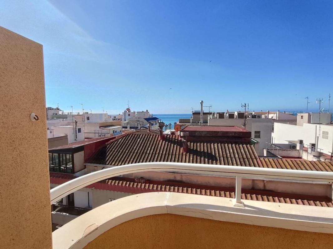 Ático en Calle Gumersindo, Las Piscinas Naturales, Torrevieja — foto 2