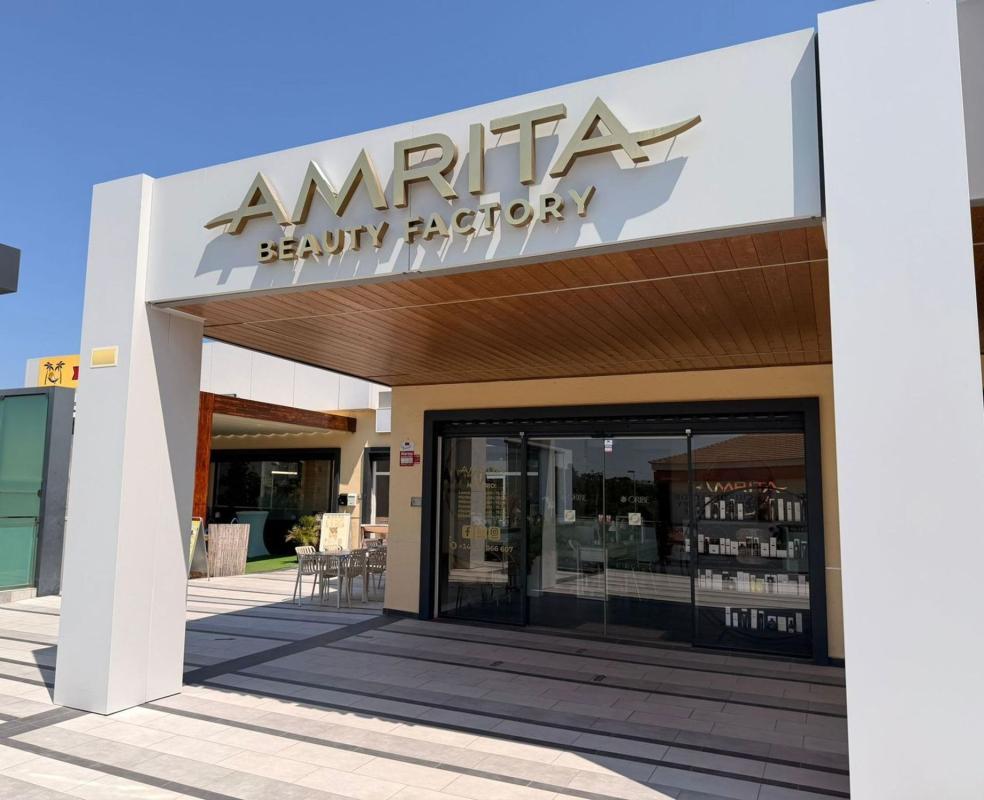 Centro estético en Calle Pebrella, Villamartín, Orihuela — foto 1