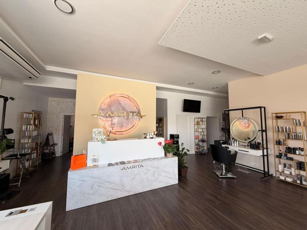 Centro estético en Calle Pebrella, Villamartín, Orihuela — foto 5