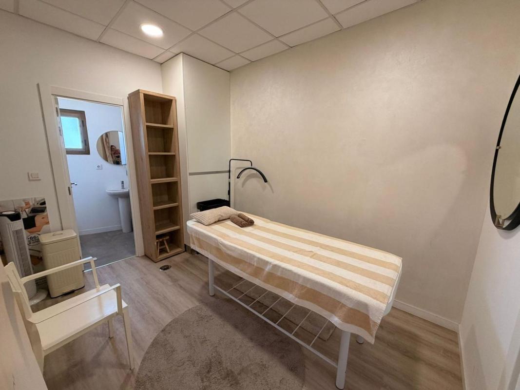 Centro estético en Calle Pebrella, Villamartín, Orihuela — foto 8