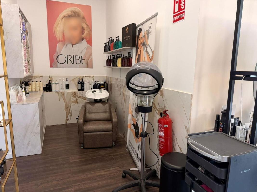 Centro estético en Calle Pebrella, Villamartín, Orihuela — foto 9
