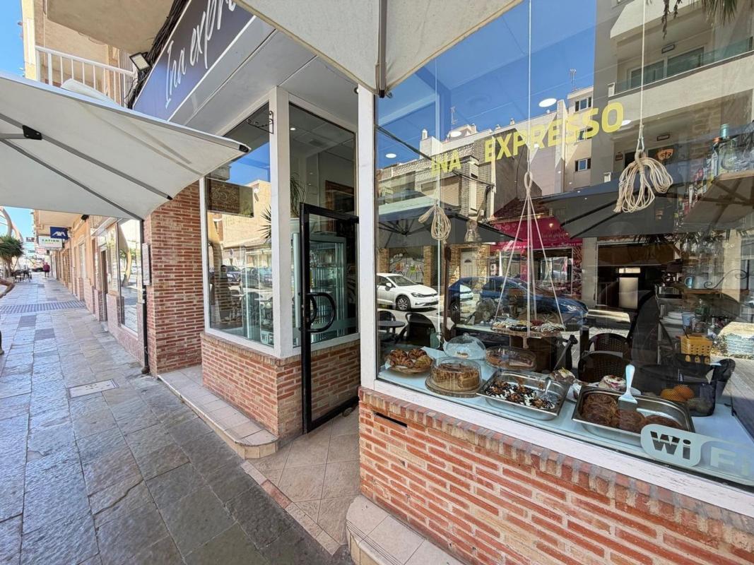 Cafetería en Calle Caballero de Rodas, Centro – Muelle Pesquero, Torrevieja — foto 2