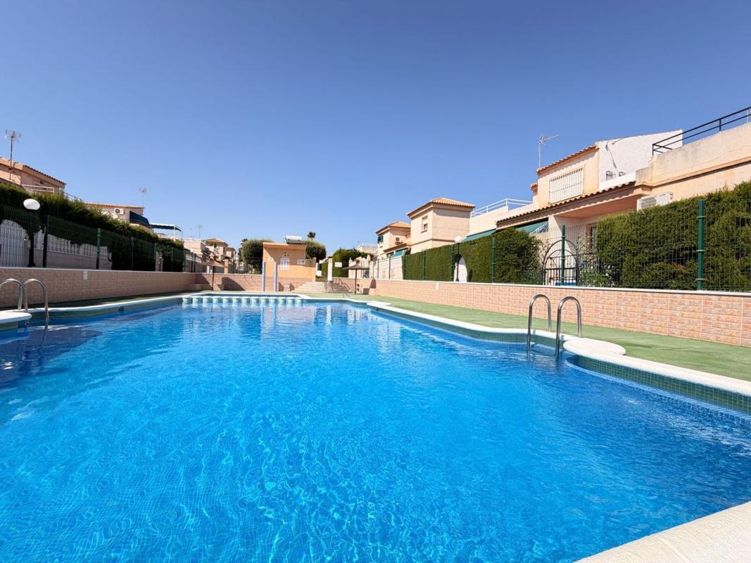 Chalet adosado en Calle Peña De Francia s/n, Los Balcones – Los Altos del Edén, Torrevieja — foto 1