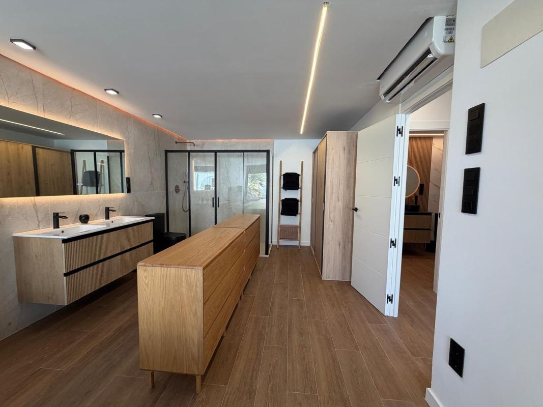 CHALET PAREADO TOTALMENTE REFORMADO CON 3 HAB 3 BAÑOS PISCINA PROPIA Y SOTANO EN CALAS BLANCAS — foto 11