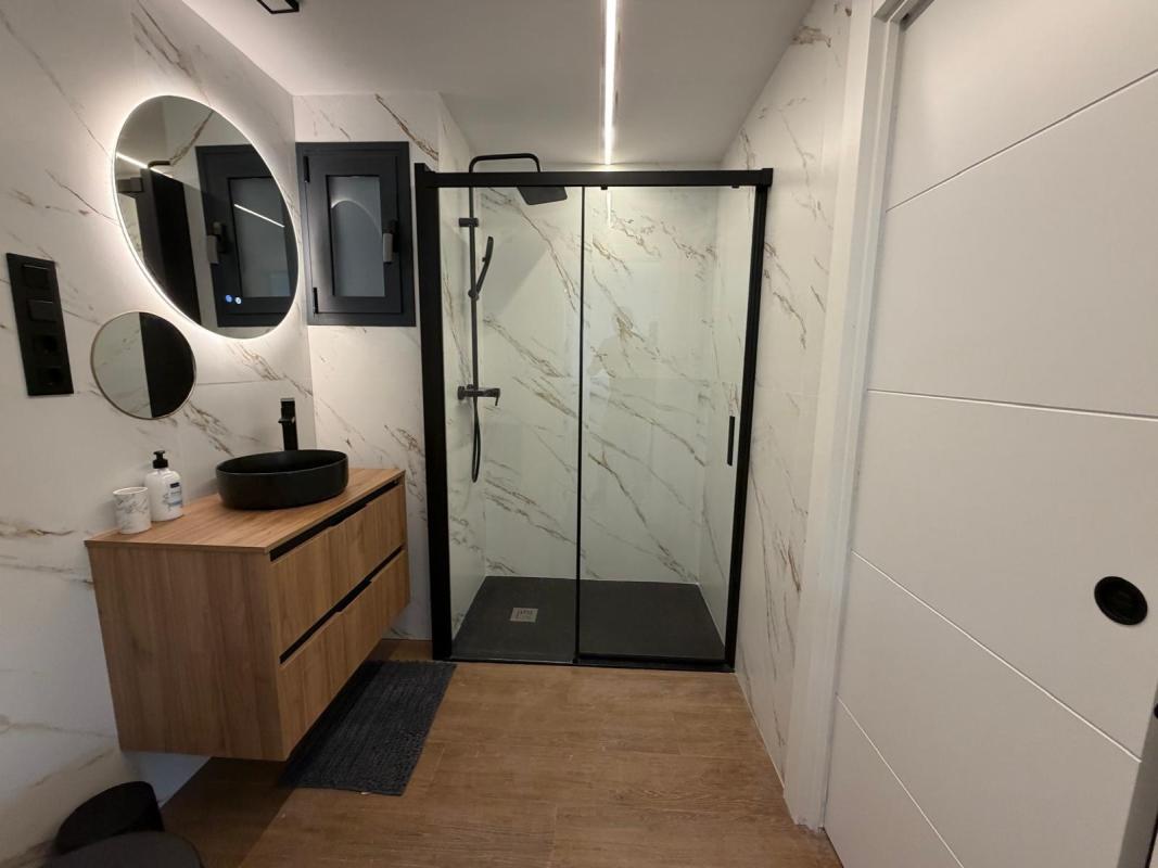 CHALET PAREADO TOTALMENTE REFORMADO CON 3 HAB 3 BAÑOS PISCINA PROPIA Y SOTANO EN CALAS BLANCAS — foto 18