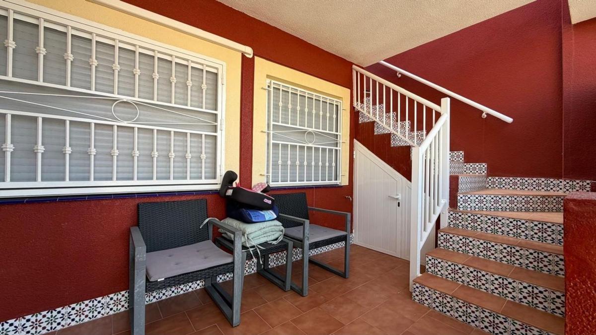 Chalet adosado en Calle Lago de Sanabria, Zona Lago – Los Almendros, Orihuela — foto 9