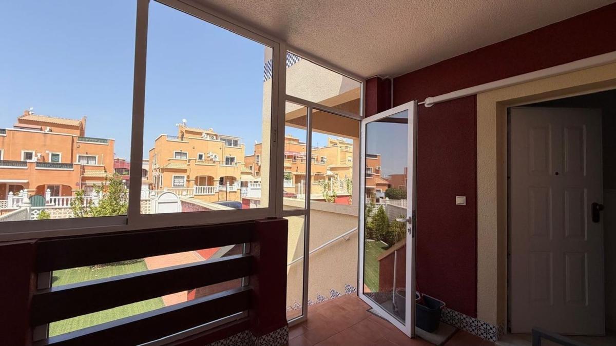 Chalet adosado en Calle Lago de Sanabria, Zona Lago – Los Almendros, Orihuela — foto 10