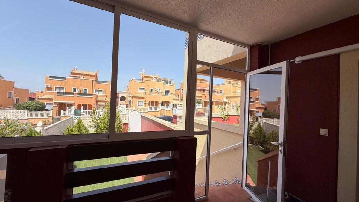 Chalet adosado en Calle Lago de Sanabria, Zona Lago – Los Almendros, Orihuela — foto 11
