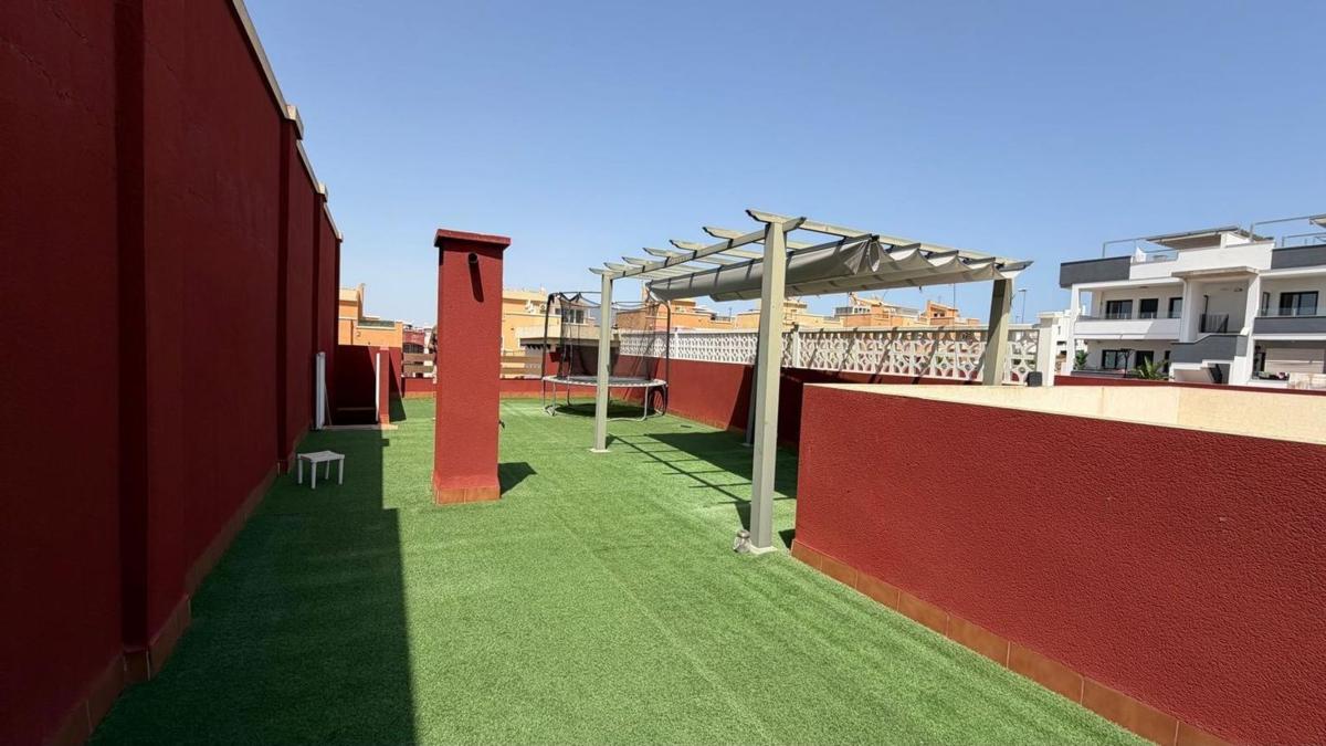 Chalet adosado en Calle Lago de Sanabria, Zona Lago – Los Almendros, Orihuela — foto 17