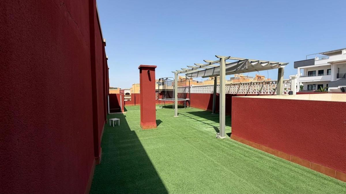 Chalet adosado en Calle Lago de Sanabria, Zona Lago – Los Almendros, Orihuela — foto 18