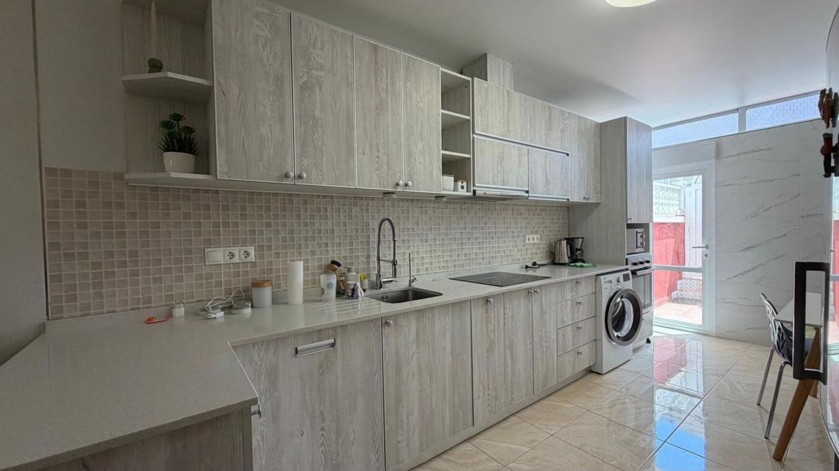 Chalet adosado en Calle Lago de Sanabria, Zona Lago – Los Almendros, Orihuela — foto 29