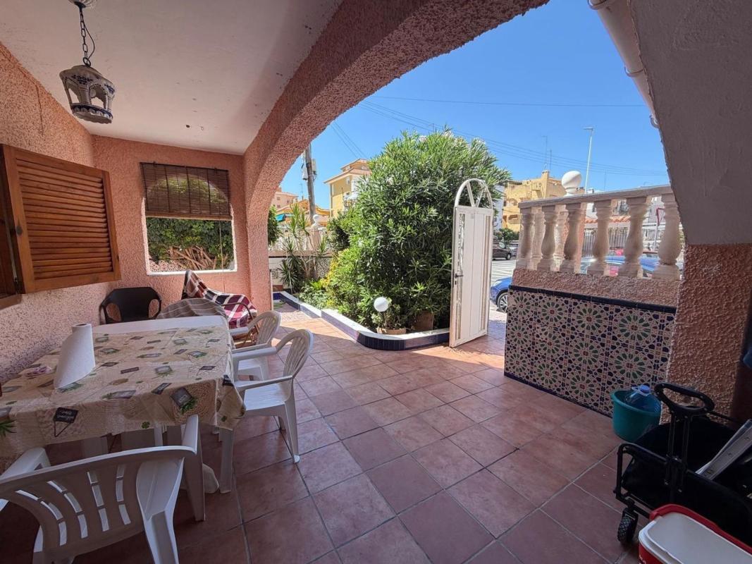 Casa o chalet independiente en Avenida Suiza, Los Europeos, Torrevieja — foto 2