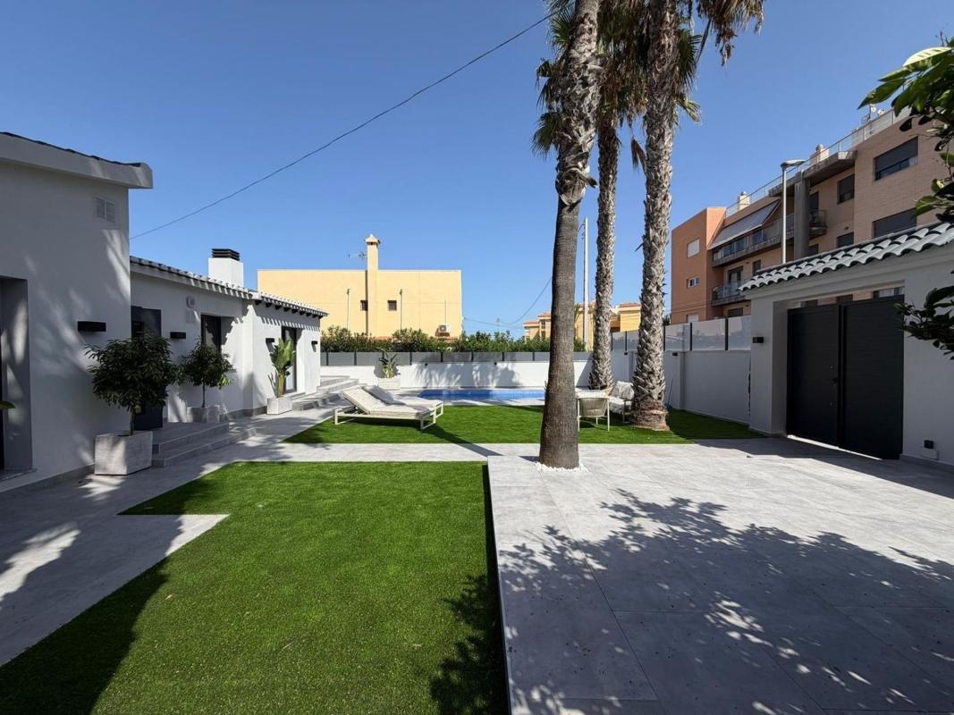 Casa o chalet independiente en Calle Pleamar, Punta Prima, Torrevieja — foto 6