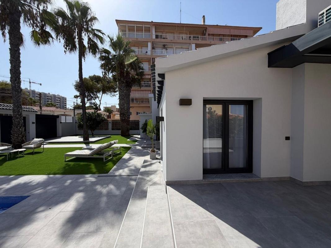 Casa o chalet independiente en Calle Pleamar, Punta Prima, Torrevieja — foto 17