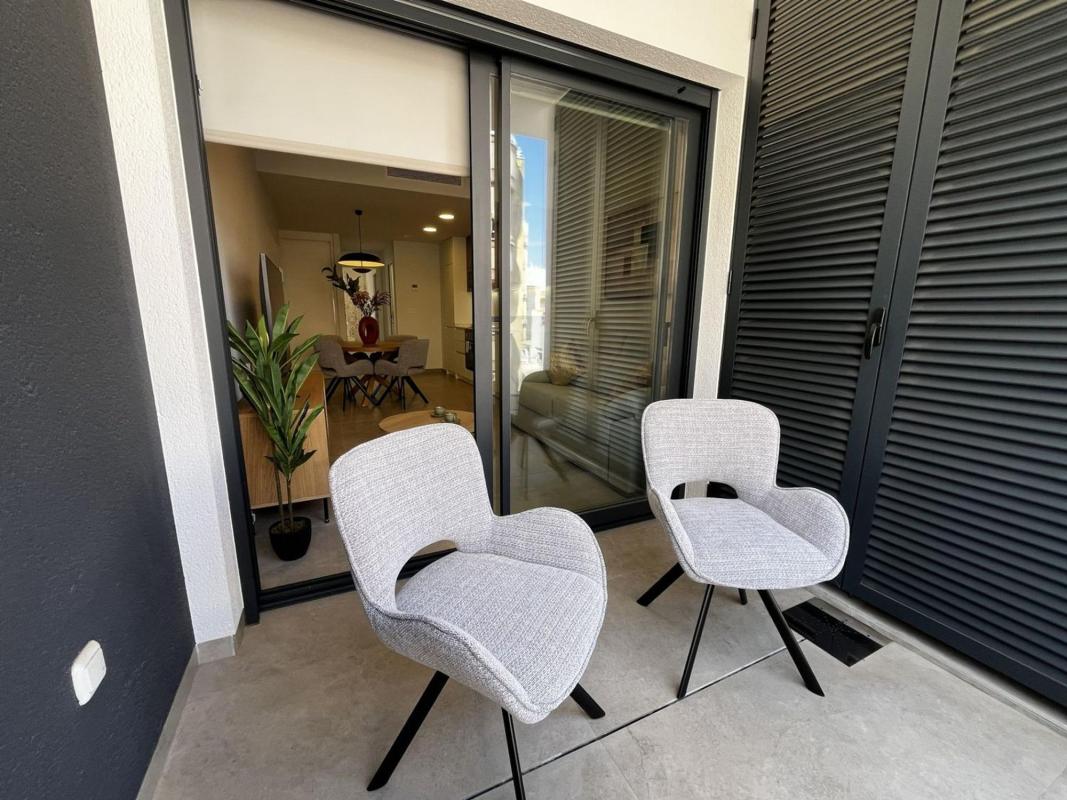 Piso en Calle Ramón Gallud, 148, Las Piscinas Naturales, Torrevieja — foto 2
