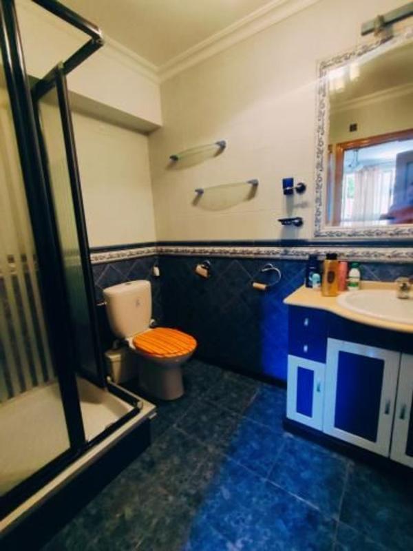 Villa de segunda mano con piscina y jardín en Torrevieja