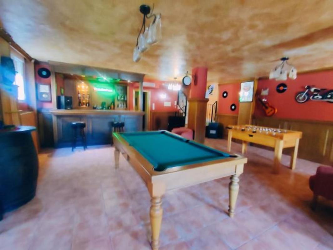 Villa de segunda mano con piscina y jardín en Torrevieja