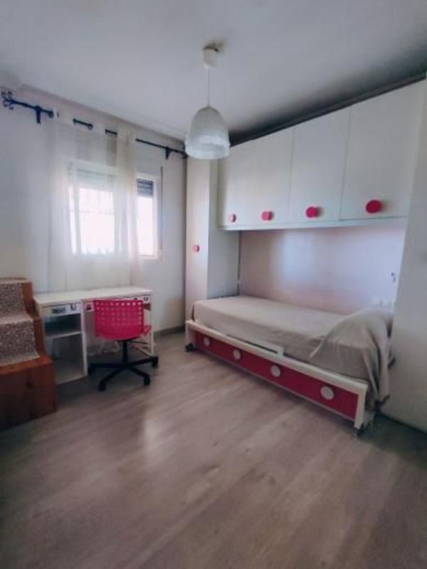 Villa de segunda mano con piscina y jardín en Torrevieja
