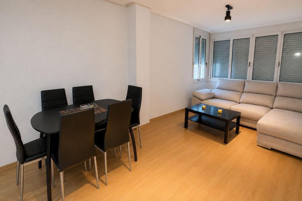 Bonito apartamento reformado en Torrevieja 2 Habitaciones, 1 Baño, con piscina, garaje y trastero. — foto 3